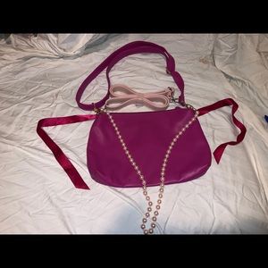 STEVE MADDEN Shoulder Bag. Pink/purple coloring
